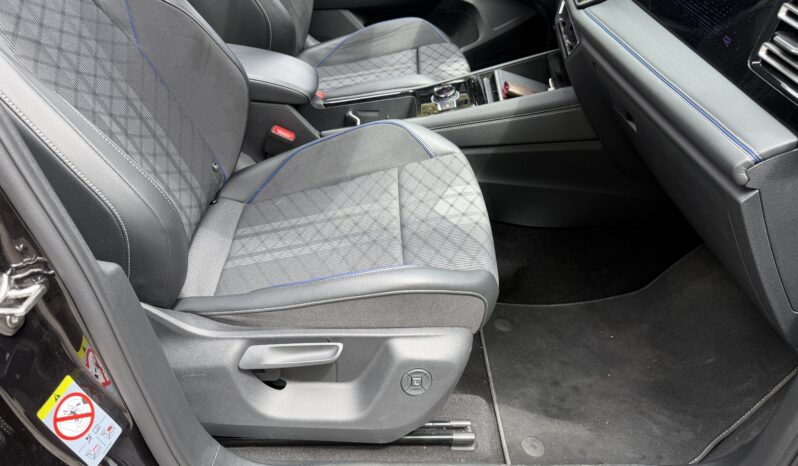 
								Volkswagen Tiguan 2.0 TDI scr 150 cv R-Line DSG full									