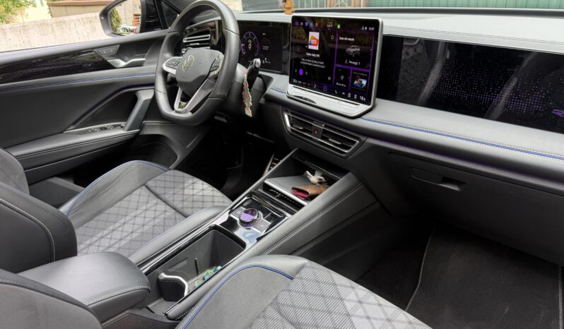 
								Volkswagen Tiguan 2.0 TDI scr 150 cv R-Line DSG full									