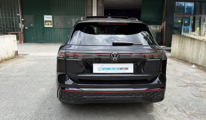 
								Volkswagen Tiguan 2.0 TDI scr 150 cv R-Line DSG full									