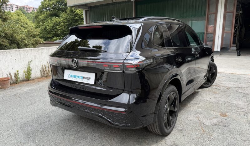 
								Volkswagen Tiguan 2.0 TDI scr 150 cv R-Line DSG full									