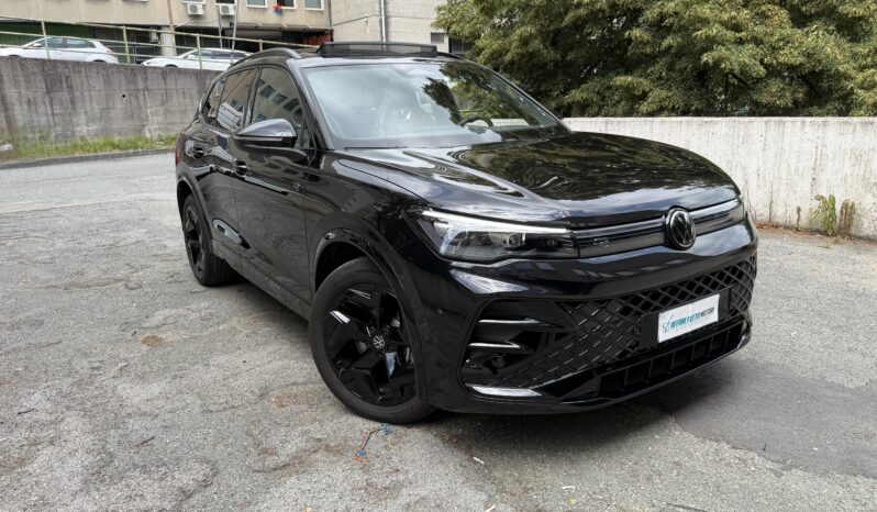 
								Volkswagen Tiguan 2.0 TDI scr 150 cv R-Line DSG full									