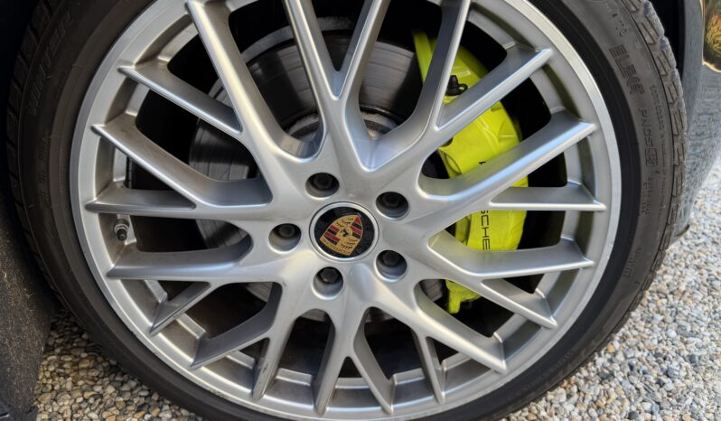 
								Porsche Panamera 4 E-Hybrid Platinum Edition full									
