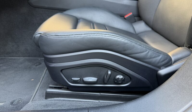 
								Porsche Panamera 4 E-Hybrid Platinum Edition full									