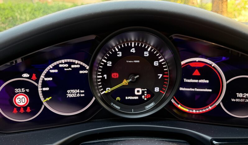 
								Porsche Panamera 4 E-Hybrid Platinum Edition full									