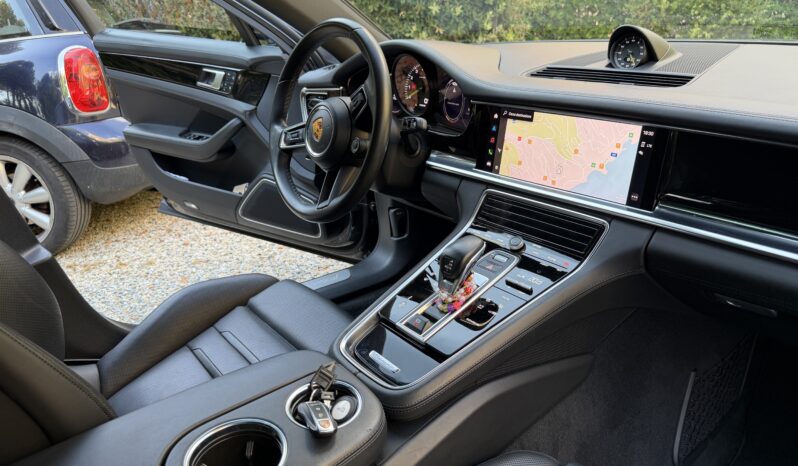 
								Porsche Panamera 4 E-Hybrid Platinum Edition full									