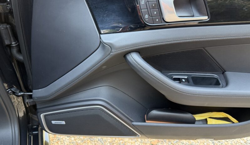 
								Porsche Panamera 4 E-Hybrid Platinum Edition full									