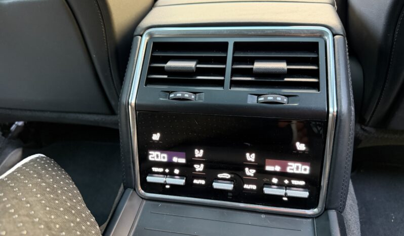 
								Porsche Panamera 4 E-Hybrid Platinum Edition full									