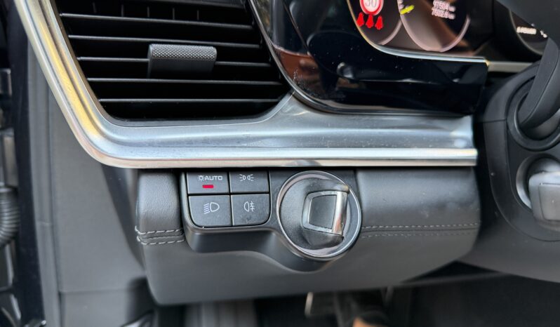 
								Porsche Panamera 4 E-Hybrid Platinum Edition full									