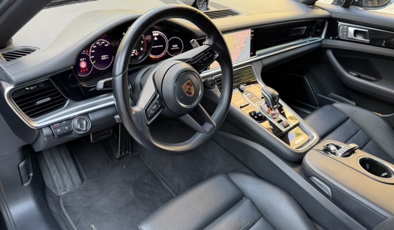 
								Porsche Panamera 4 E-Hybrid Platinum Edition full									