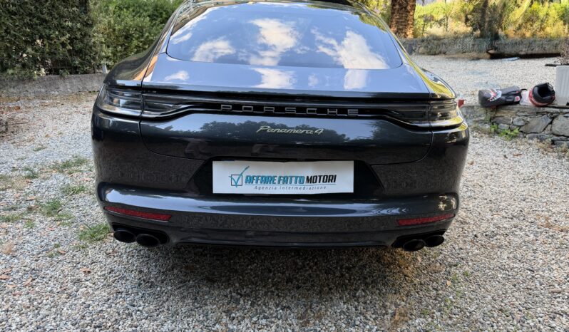 
								Porsche Panamera 4 E-Hybrid Platinum Edition full									