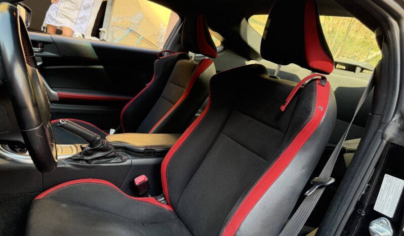
								Toyota GT86 2.0 rock&road full									