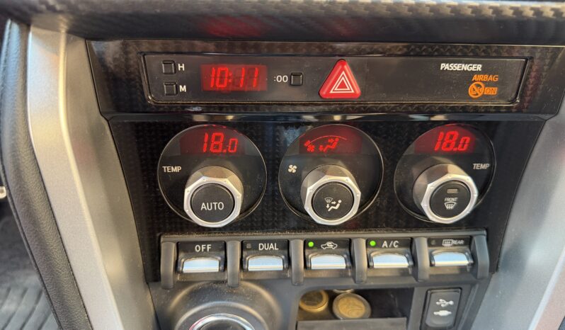 
								Toyota GT86 2.0 rock&road full									