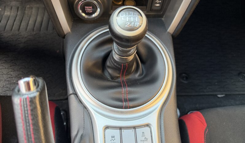
								Toyota GT86 2.0 rock&road full									