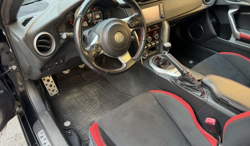 
								Toyota GT86 2.0 rock&road full									